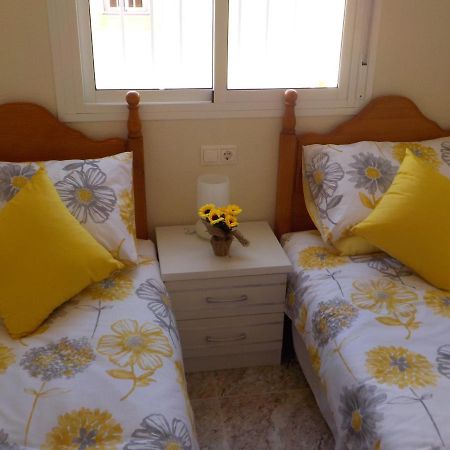 Вилла Casa La Zenia Elite Townhouse With Shared Pool And 10 Minutes Walk To Beach Ориуэла Экстерьер фото
